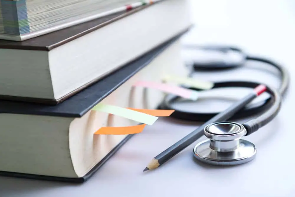 Top Ten College Courses That Give You an Edge in Healthcare 1 Top Ten College Courses That Give You an Edge in Healthcare