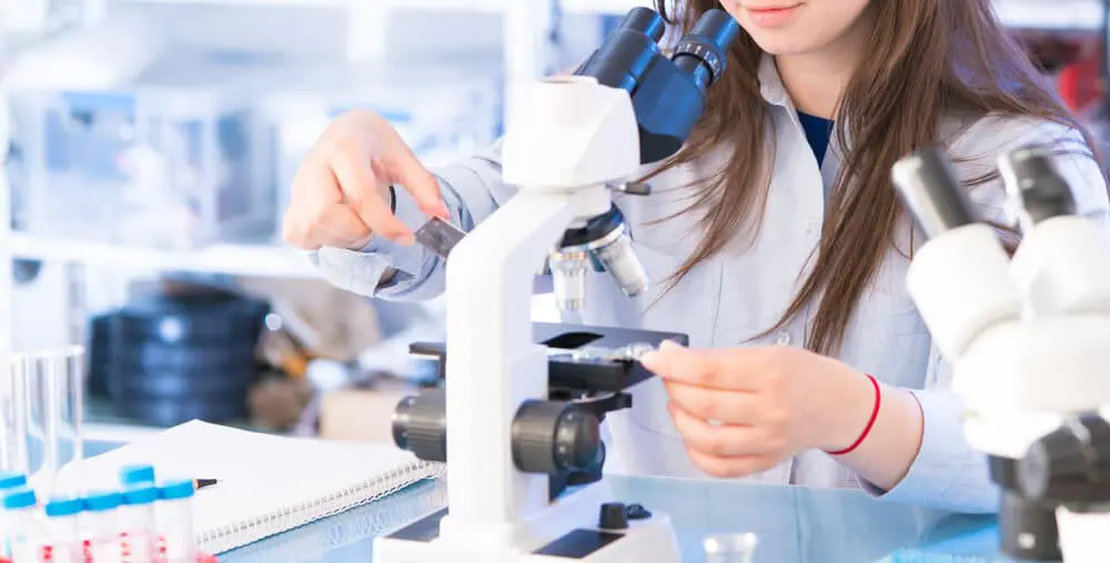 Top Ten College Courses That Give You an Edge in Healthcare 2 Top Ten College Courses That Give You an Edge in Healthcare